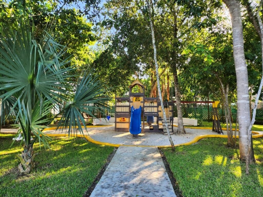 A95E7594-E476-4F3C-AA67-2B236BE35B0A